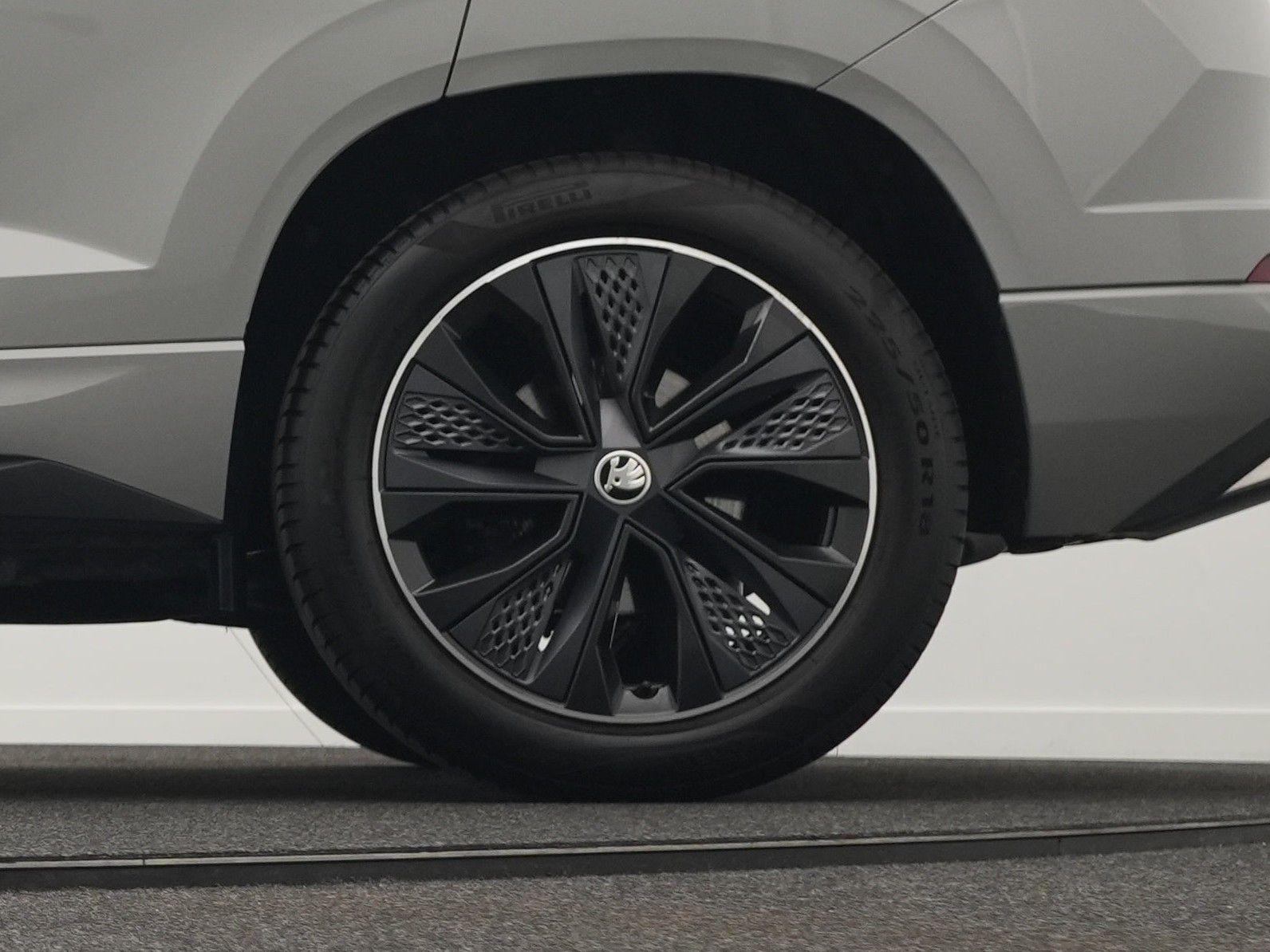 Skoda Karoq Sportline 2.0 TSI 4x4 DSG*AHK*R-KAM*LED*18