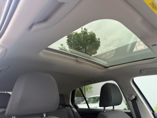 Golf 8 VIII Life 1.0 TSI El. Panodach Navi