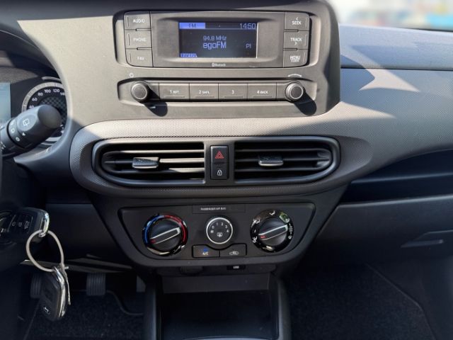 Fahrzeugabbildung Hyundai i10 Select 1.0 +RADIO+KLIMA+BT+SHZ+TEMPOMAT+DAB+