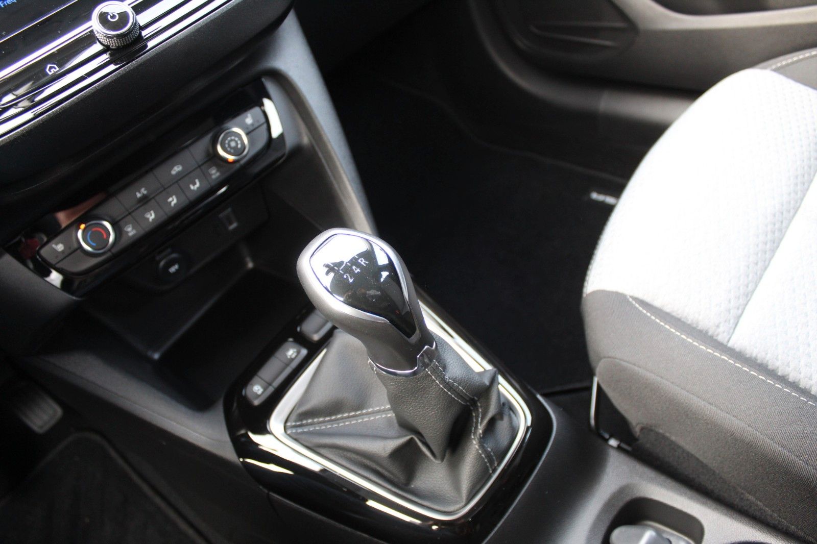 Fahrzeugabbildung Opel Corsa F  Allwetter*Klima*Multimedia-Radio