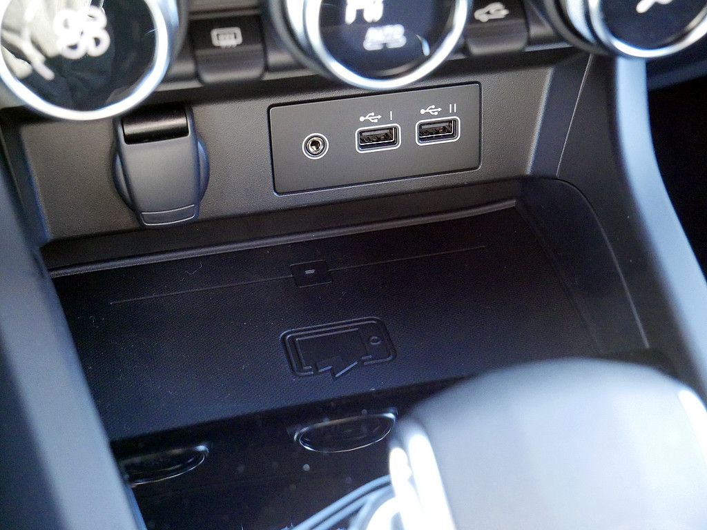 Fahrzeugabbildung Renault Arkana Esprit Alpine TCe 160 EDC