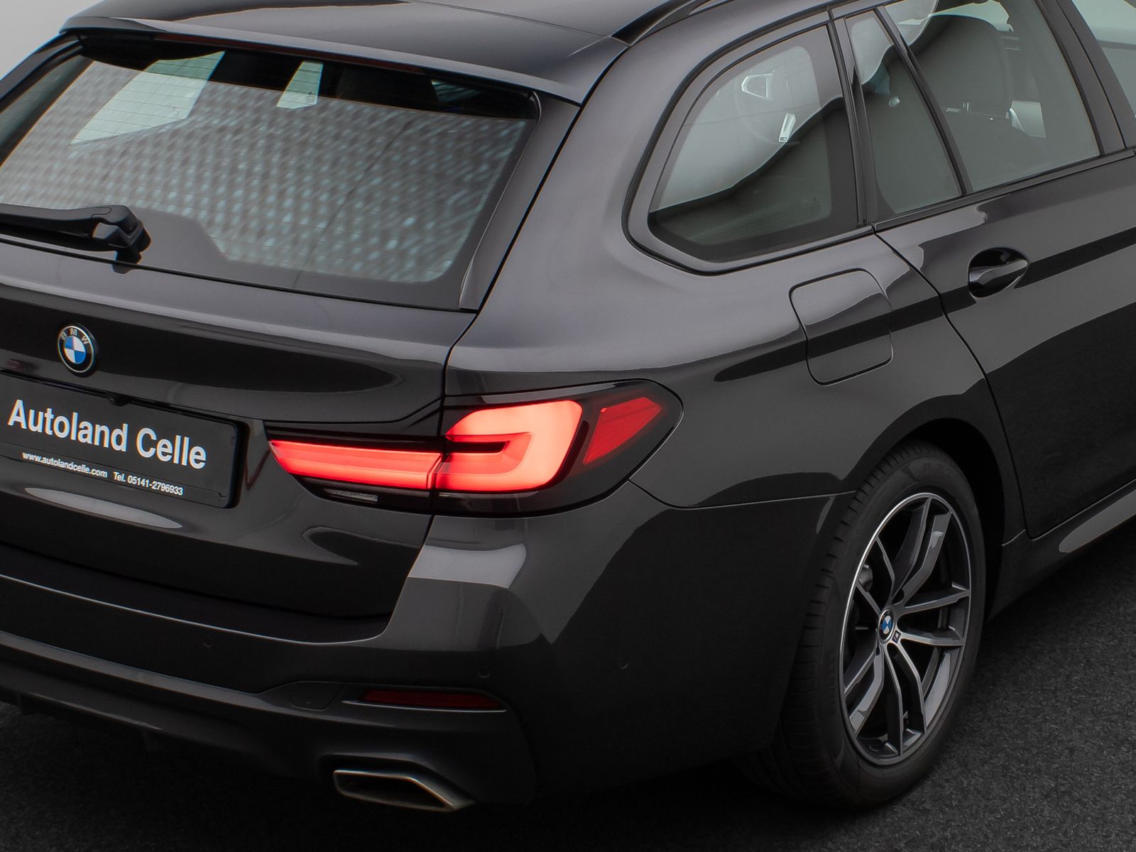 Fahrzeugabbildung BMW 530d xD M Sport Laser Kamera HUD DAB H/K Komfort
