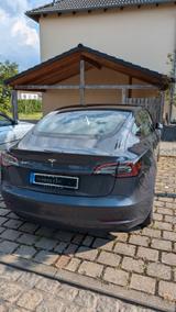 Tesla Model 3 SR - EZ 12/22 - AHK - Top Zustand - Tesla MODEL 3 SR Gebrauchtwagen