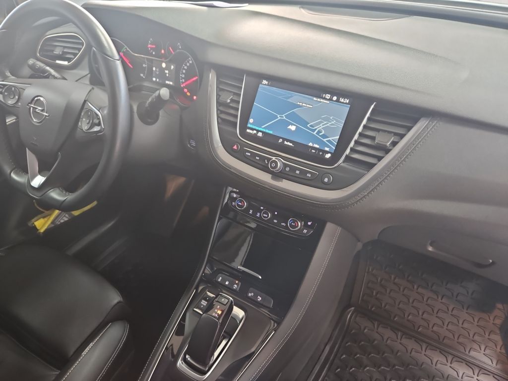 Fahrzeugabbildung Opel Grandland X Plug-in-Hybrid 4x4 1.6 DI Aut. Ultim