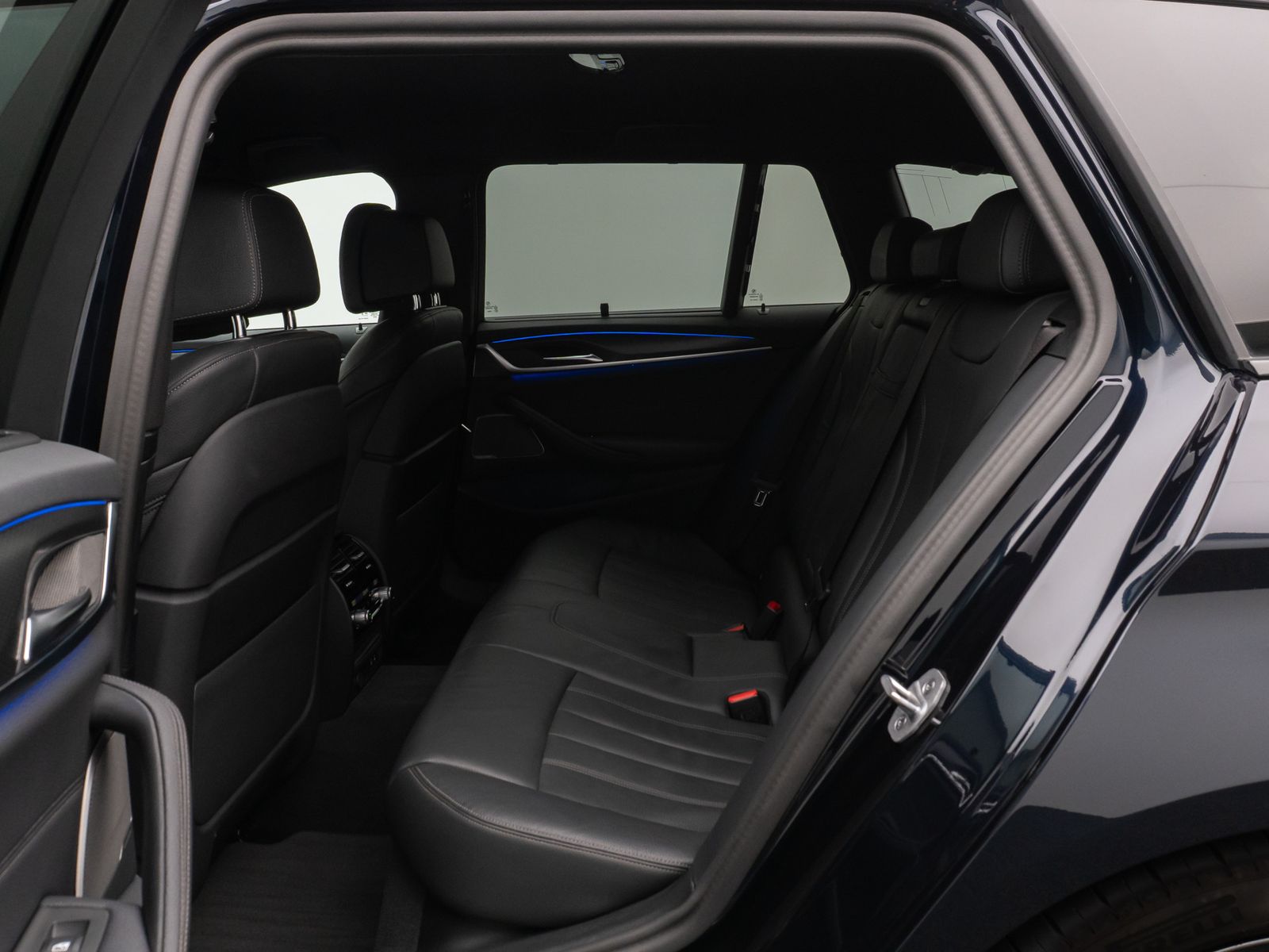 Fahrzeugabbildung BMW 530d M Sport 360°DAB H/K Massage Alarm 19Zoll