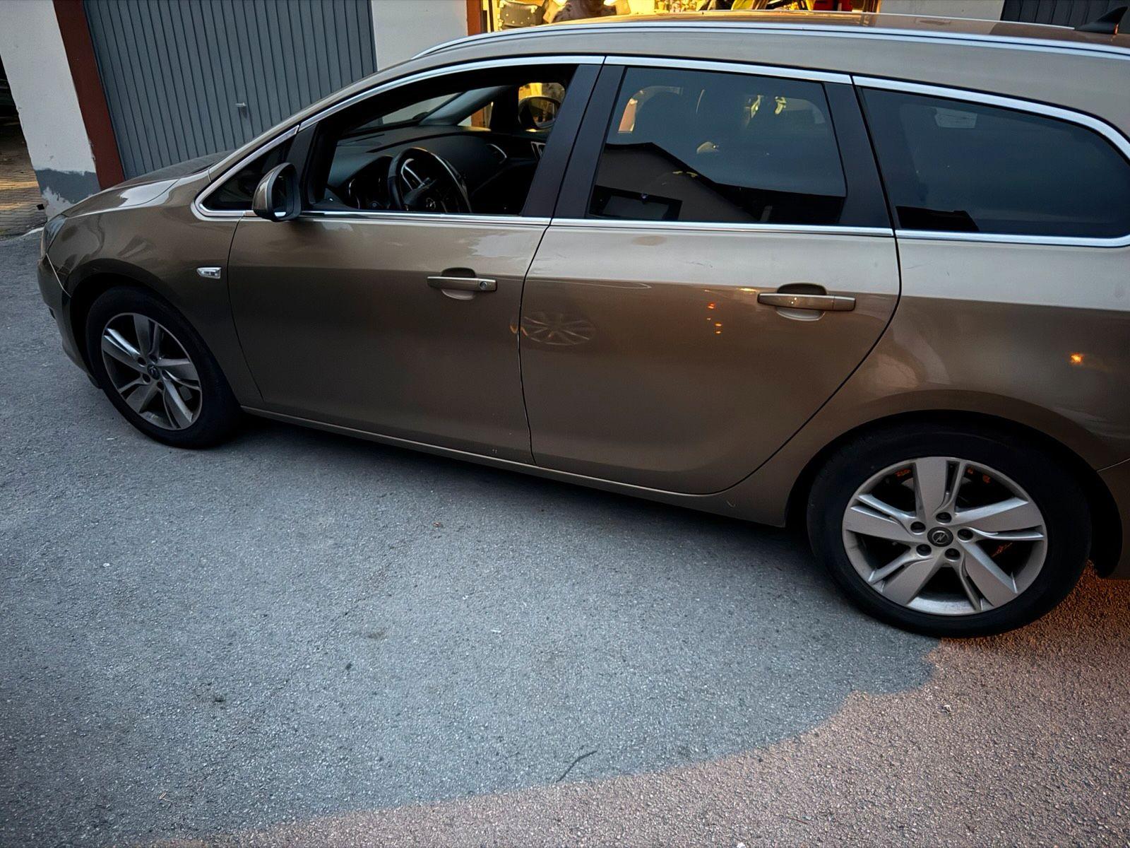 Opel Astra 2013 — photo 5
