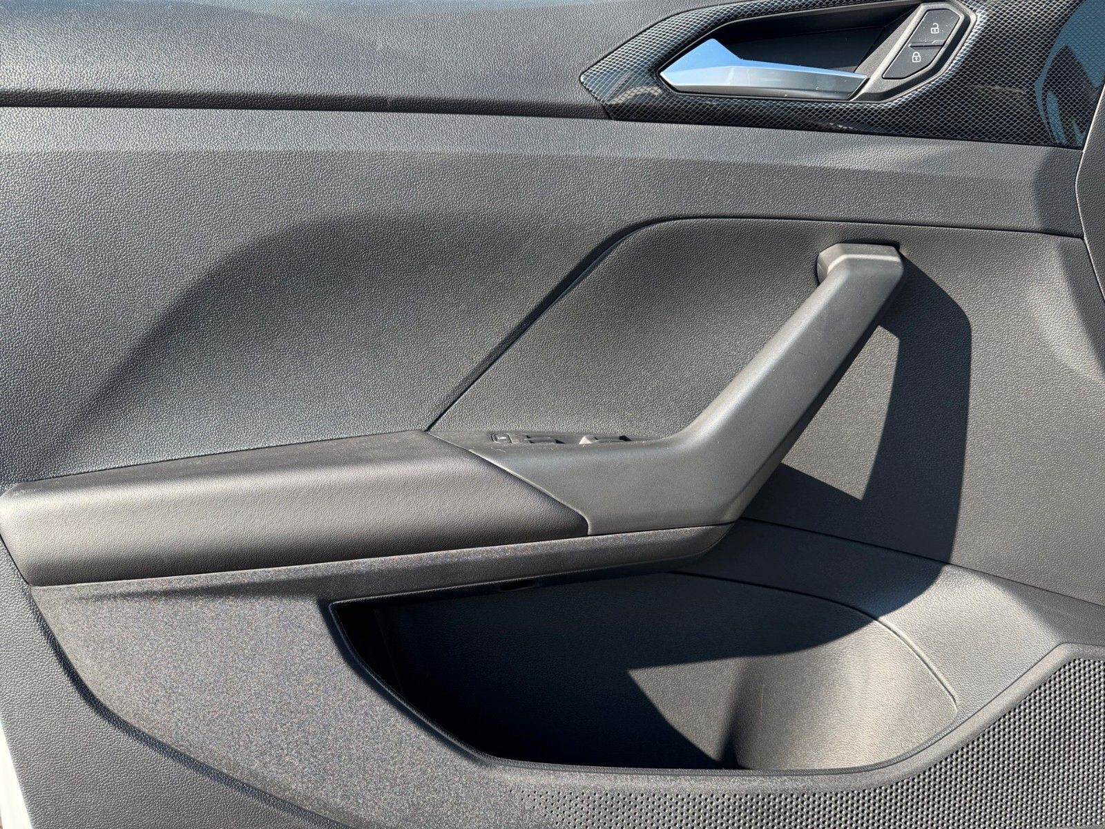 Fahrzeugabbildung Volkswagen T-Cross Life 1.0 TSI