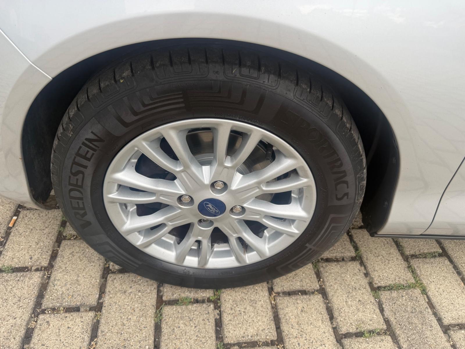 Ford B-MAX 2015 — photo 13