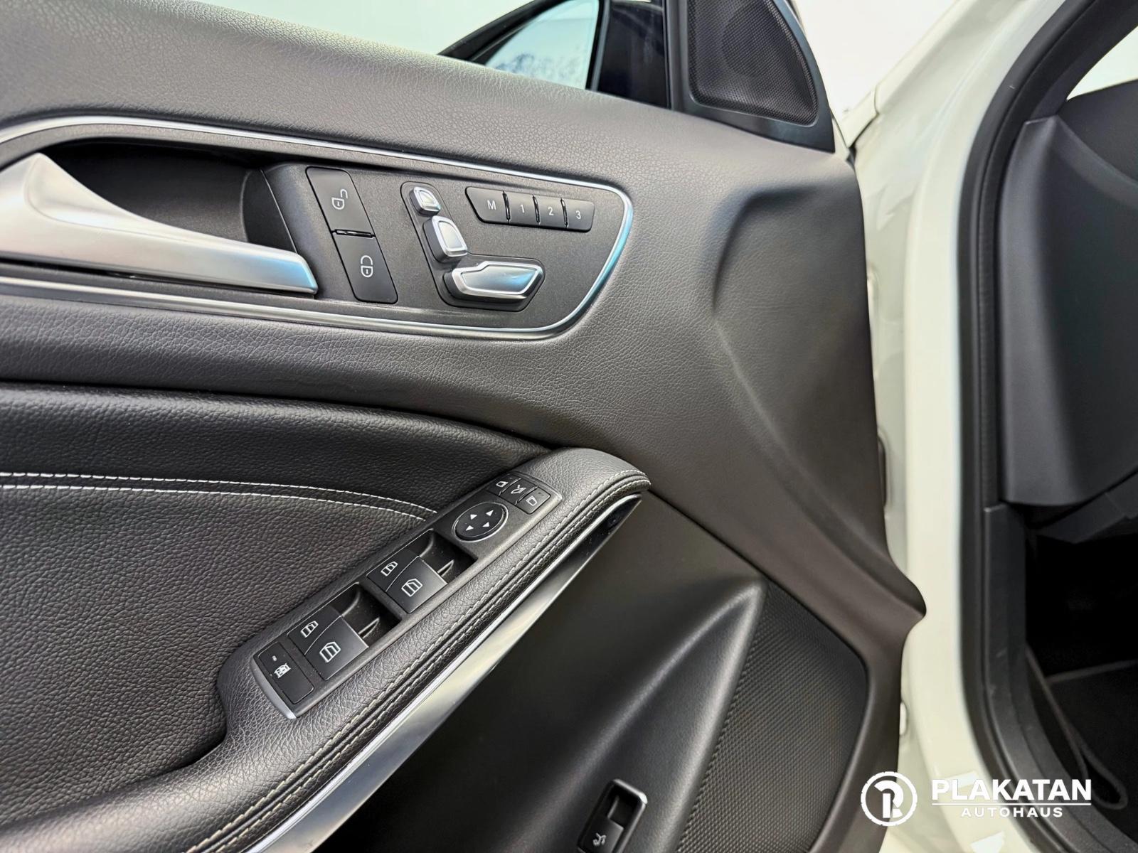 Mercedes-Benz GLA 200 AMG Night Packet Panorama Memory