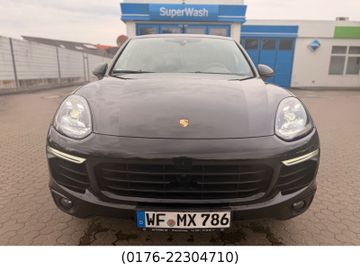 Porsche Cayenne - 1