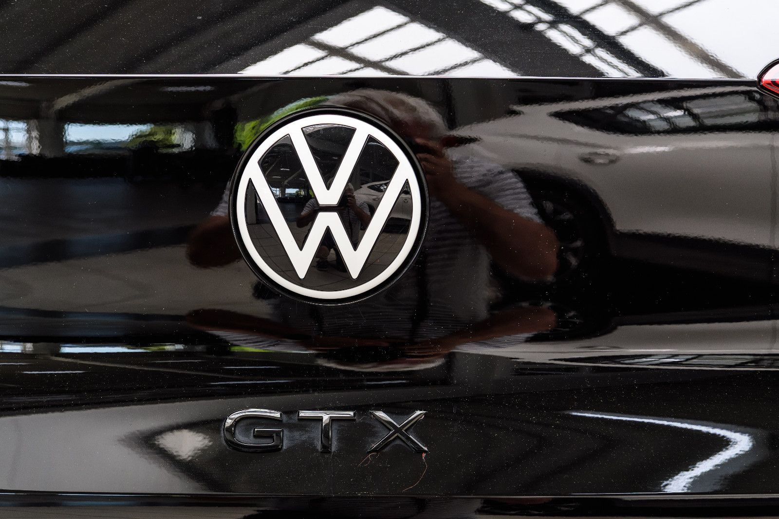 Fahrzeugabbildung Volkswagen ID.3 GTX IQ-LIGHT+AHK+PANO+360°-KAM+NAV+WÄRMEP.