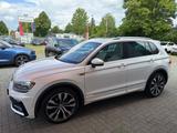 Volkswagen Tiguan Highline-R Line 4Motion=Top Ausstattung= - Volkswagen Tiguan mit Diesel-Antrieb: Vollleder, Beheizbares Lenkrad, Automatik