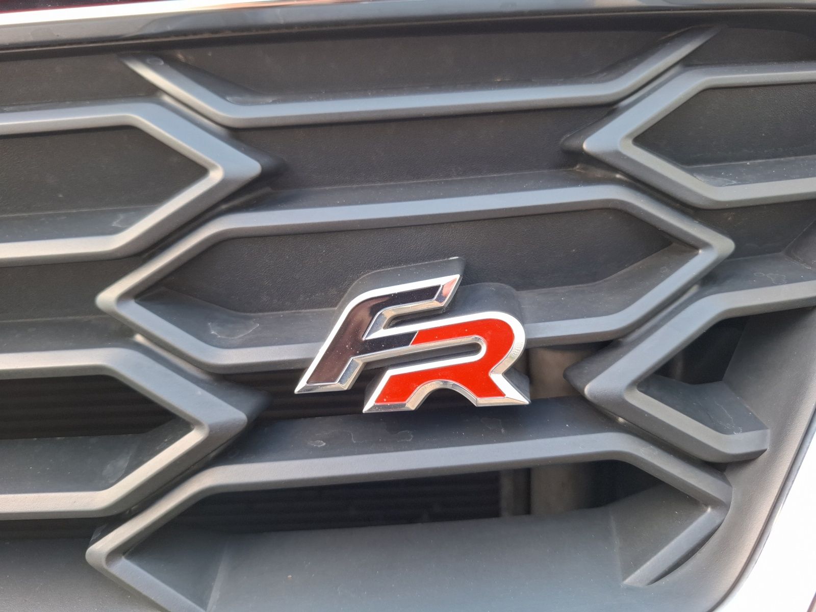 Fahrzeugabbildung SEAT Arona TSI FR-Line Beats LED AHK Navi GRA RFK SH