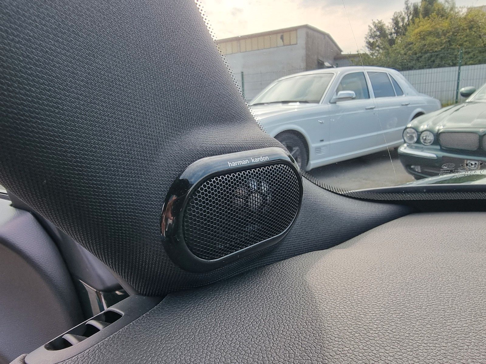 Fahrzeugabbildung MINI John Cooper Works/H&K/Pan/Full/Gar. 2027