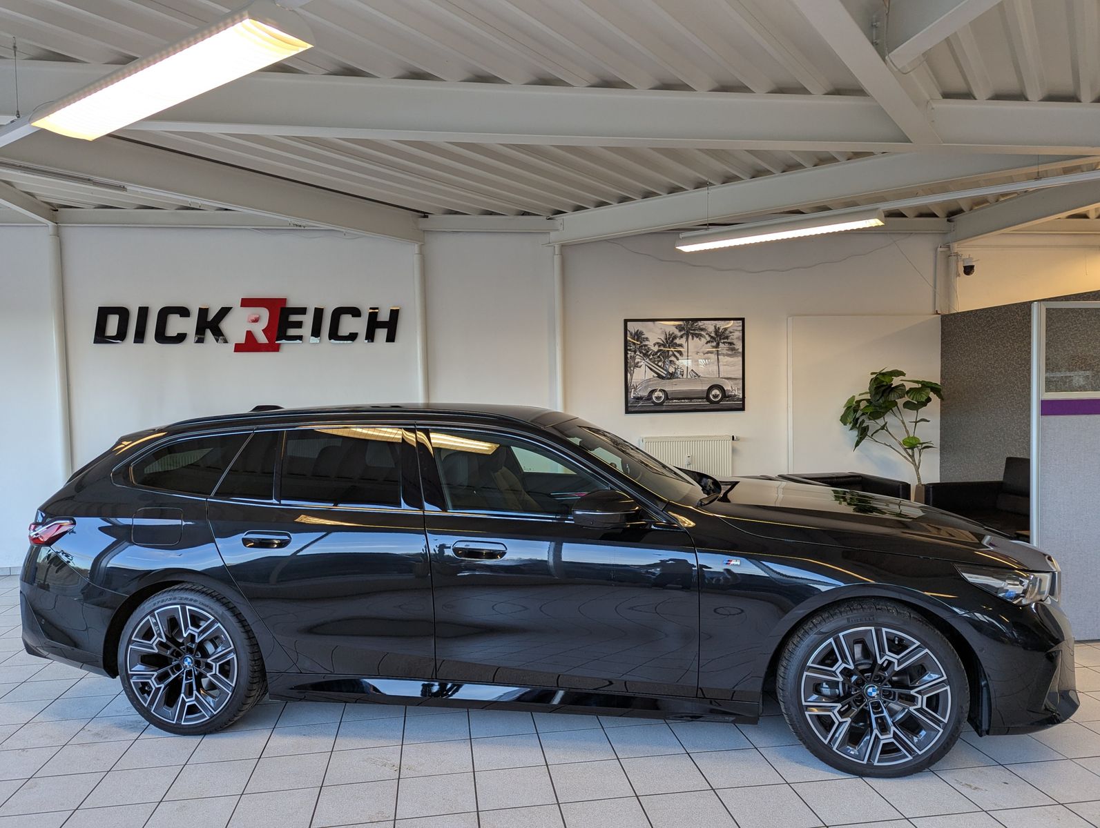 BMW 520 d M-Sport Innov.-Paket H/K LED Pano AHK 360° - Image 8