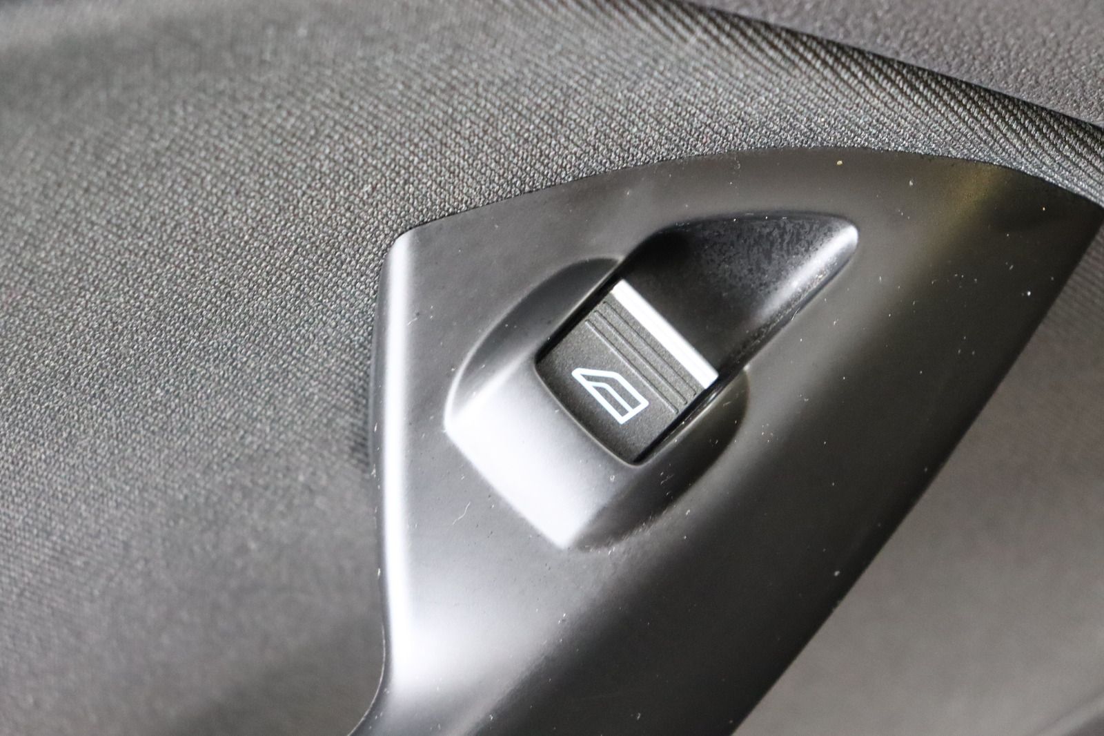 Fahrzeugabbildung Ford C-Max 1.0 * Navi * PDC * SHZ