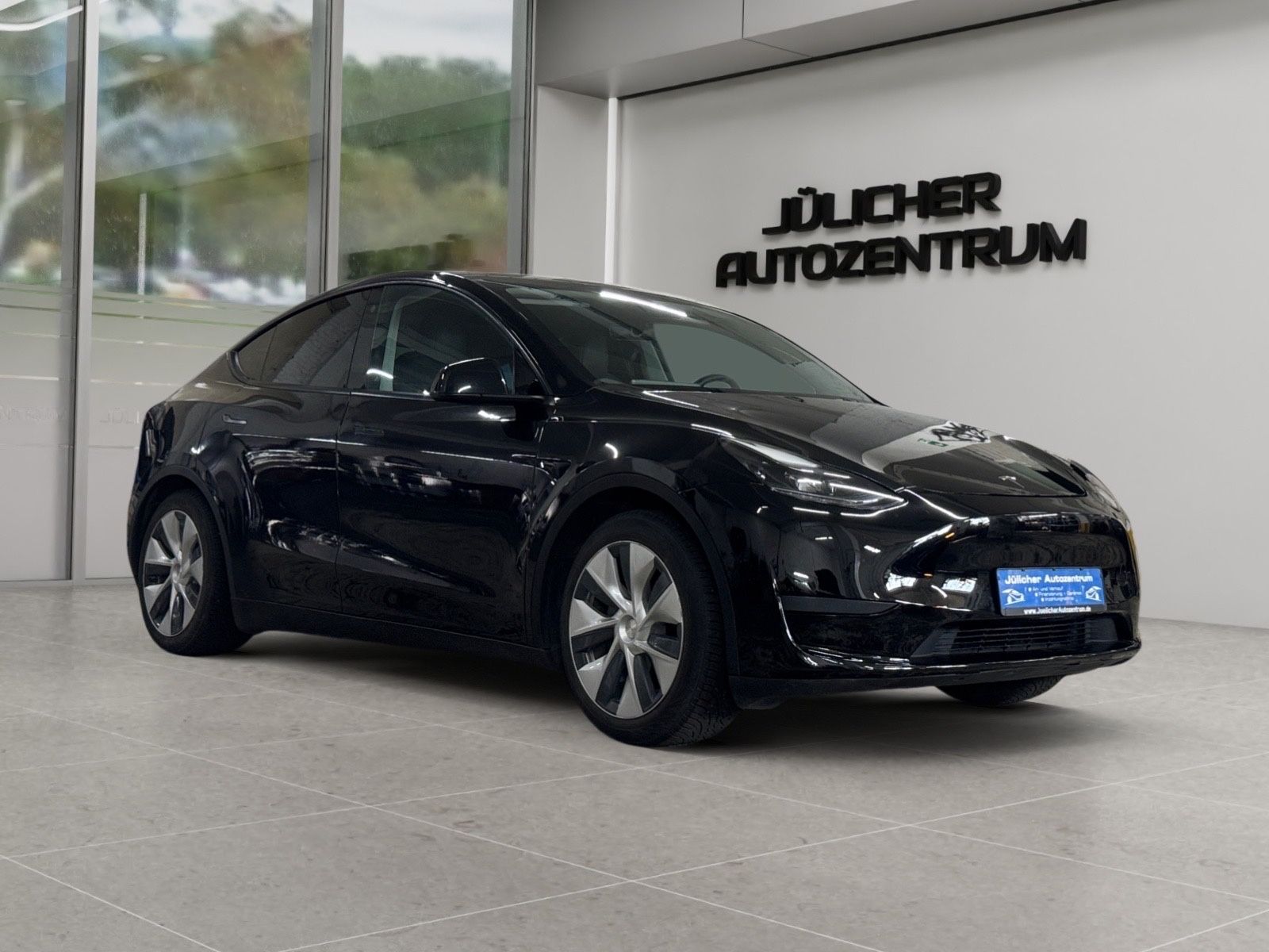 TESLA Model Y RWD, Werksgarantie 2027 / 80.000 KM