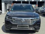 Volkswagen Touareg R-Line 4Motion 4.0 V8 TDI/PANO/LANE - Volkswagen Touareg aus 2020