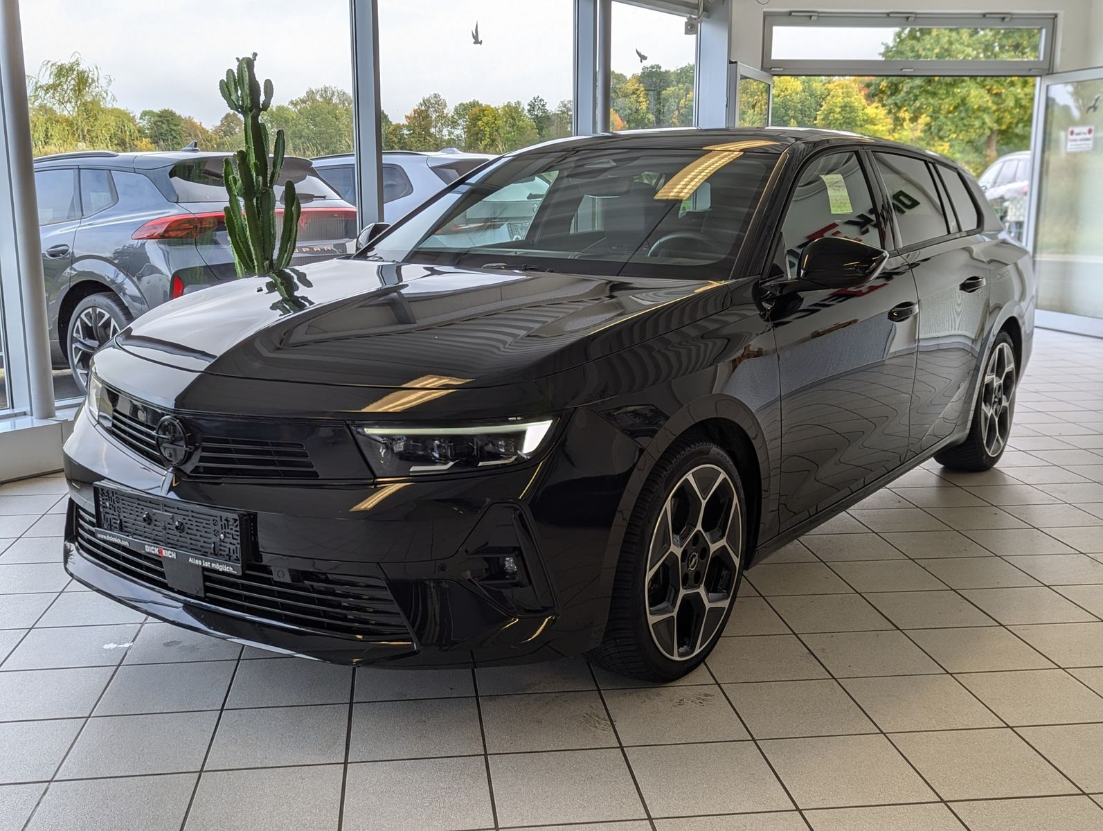 OPEL Astra 1.2 Ultimate Leder-Nappa Sitzlüft AHK Pano - Image 3