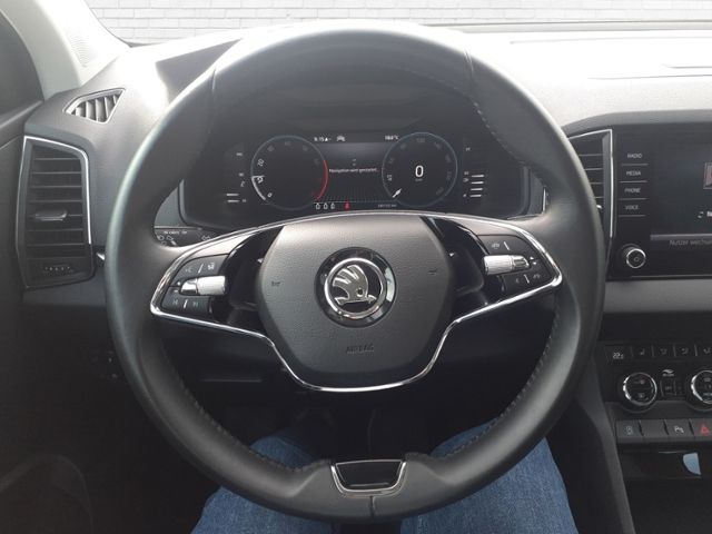 Fahrzeugabbildung SKODA Karoq 1,5 TSI Tour Klima LED Navi Alu