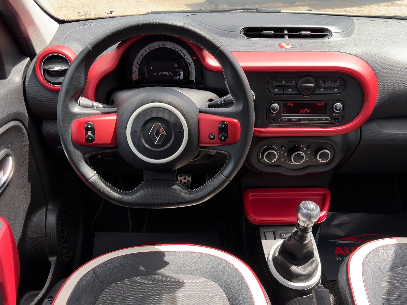 Fahrzeugabbildung Renault Twingo TCe 90 Intens Faltdach Temp. SHZ PDC BT