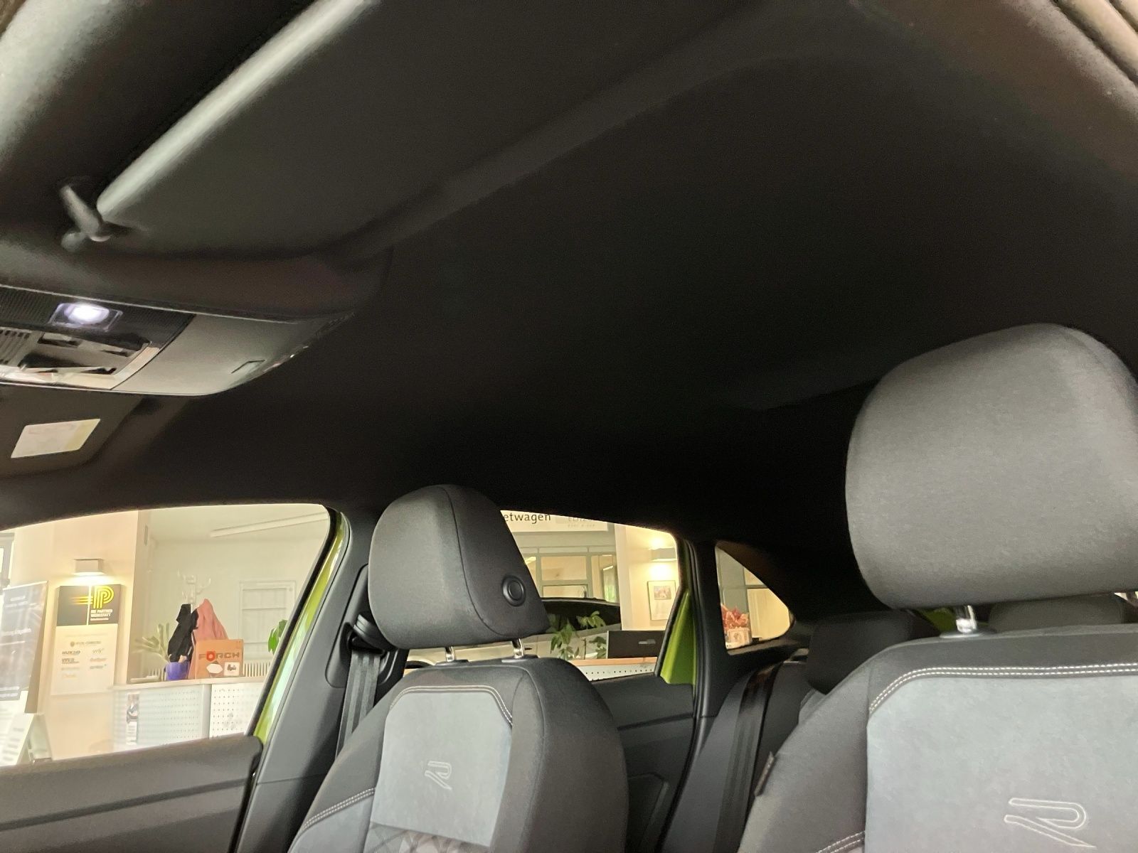 Fahrzeugabbildung Volkswagen Taigo R-Line Black-Style RearView