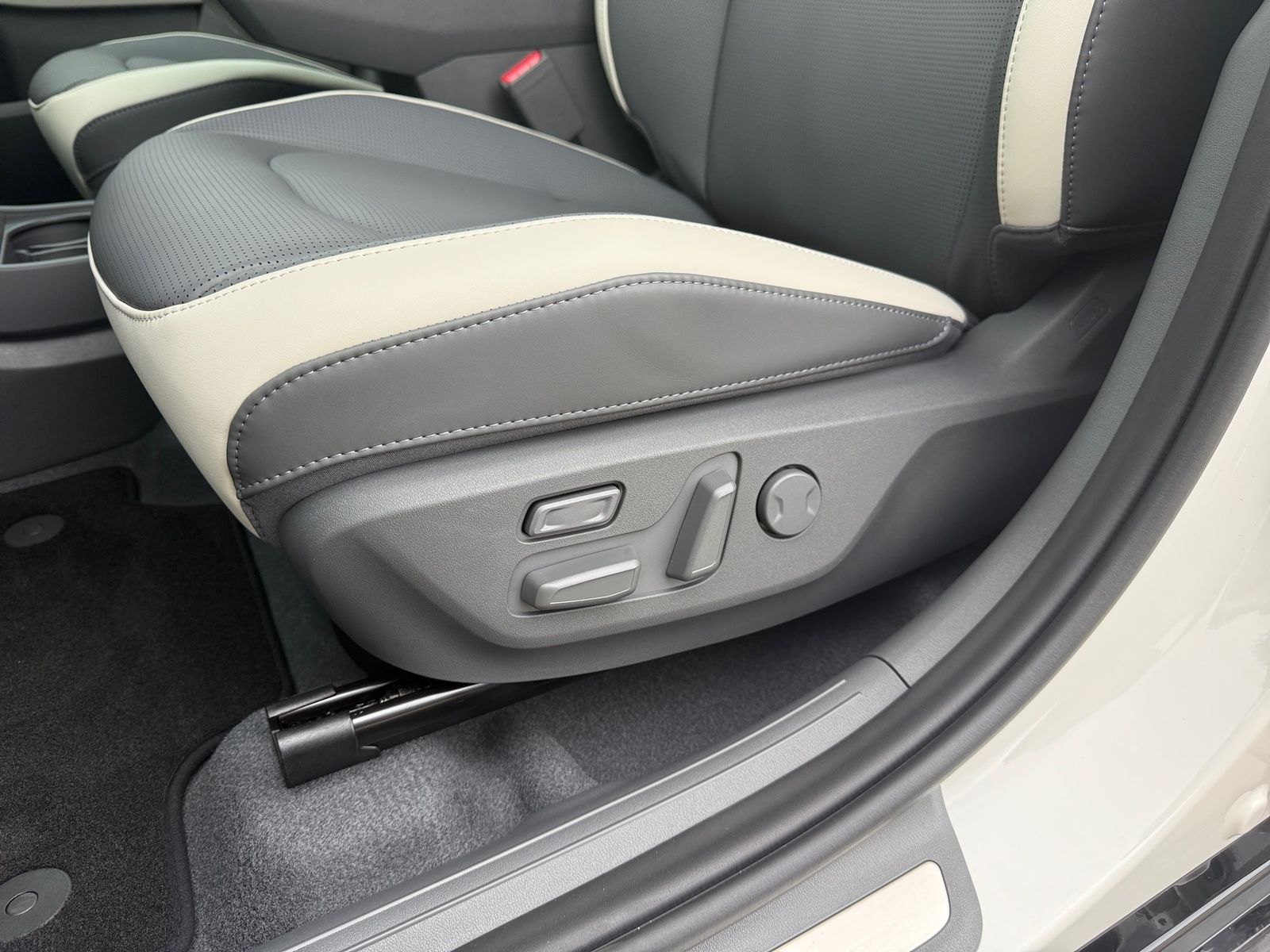 Fahrzeugabbildung Kia EV3 81.4 GTL DWP COMT