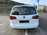 Volkswagen Sharan Highline BMT*Behindertengerecht* - Volkswagen Sharan mit 5 Türen