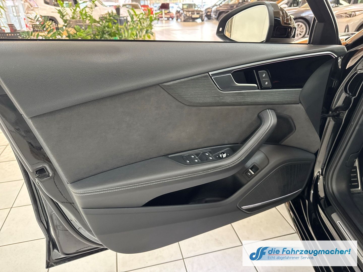 Fahrzeugabbildung Audi A4 Avant 35 TDI S line Navi Leder *EXPORT