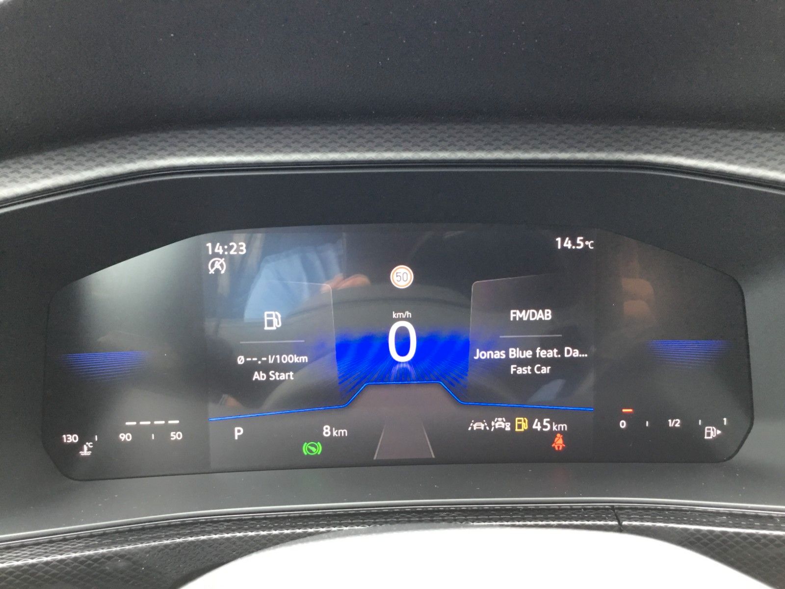 Fahrzeugabbildung Volkswagen T-Cross 1.5 TSI DSG Life+AHK+17"+LED+AppConnect