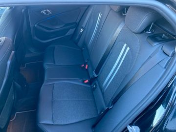 Bild 16 BMW 118 i Lim. Sport Line*AT*CARPLAY*SHZ*LED*NAV*