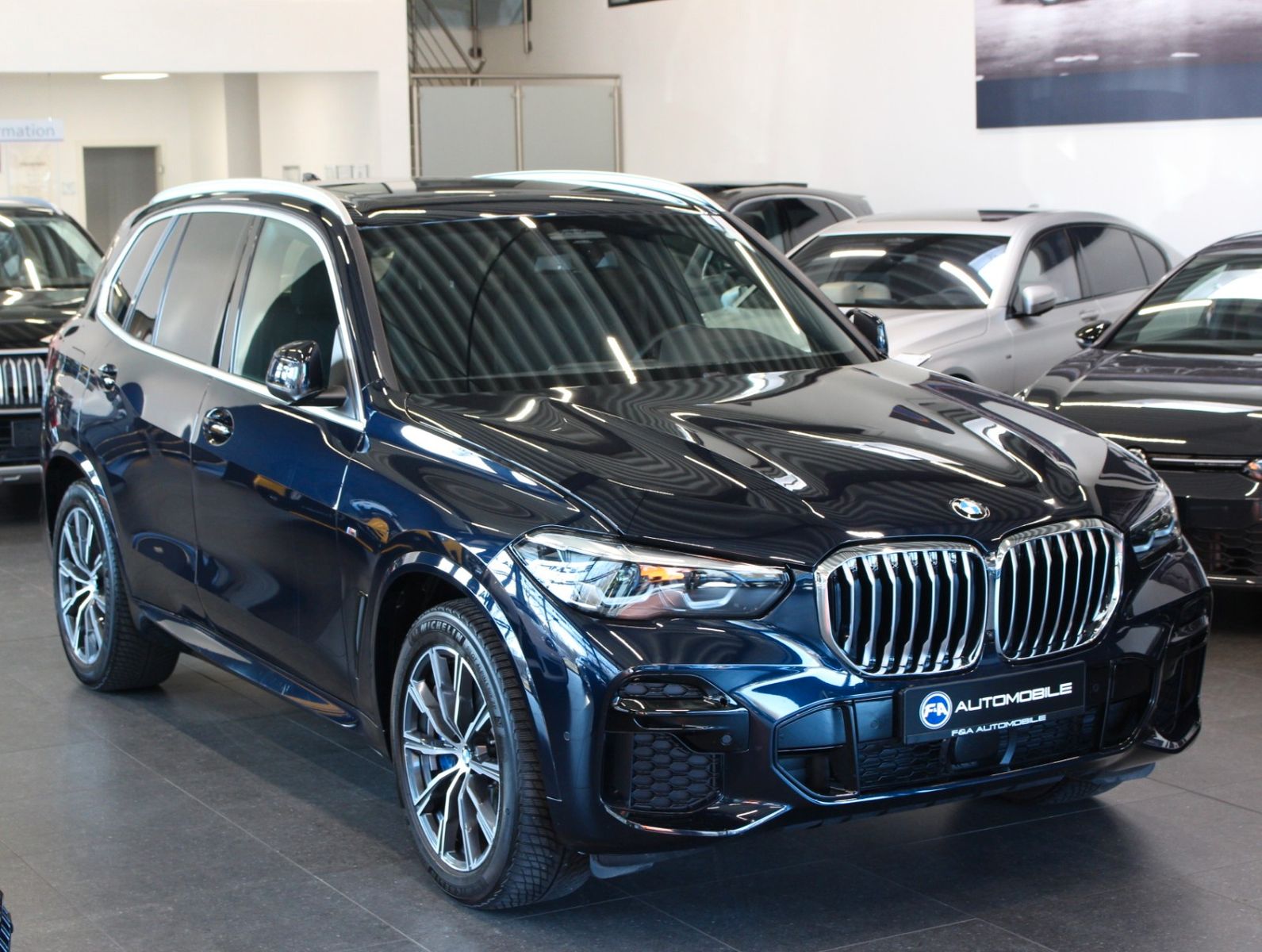 Fahrzeugabbildung BMW X5 xDrive30d M-Sport*PNRM*HUD*Kamera