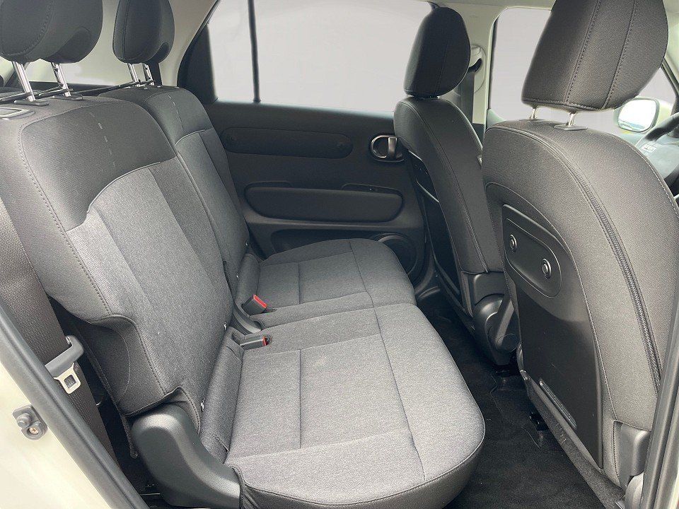 Fahrzeugabbildung Hyundai INSTER 42kWh TREND Effizienz Design