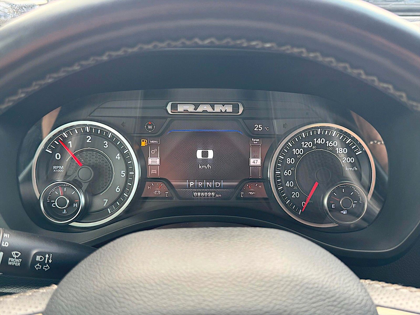 Fahrzeugabbildung Dodge RAM 5.7 V8 HEMI BLACK Edition Offroad 4x4 Tesla