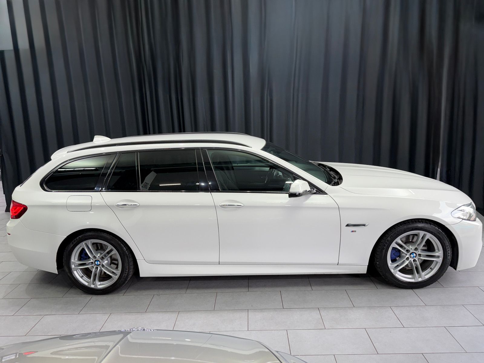 Fahrzeugabbildung BMW 520 d Touring|M-Paket|HIFI|PDC|Komfortzugang
