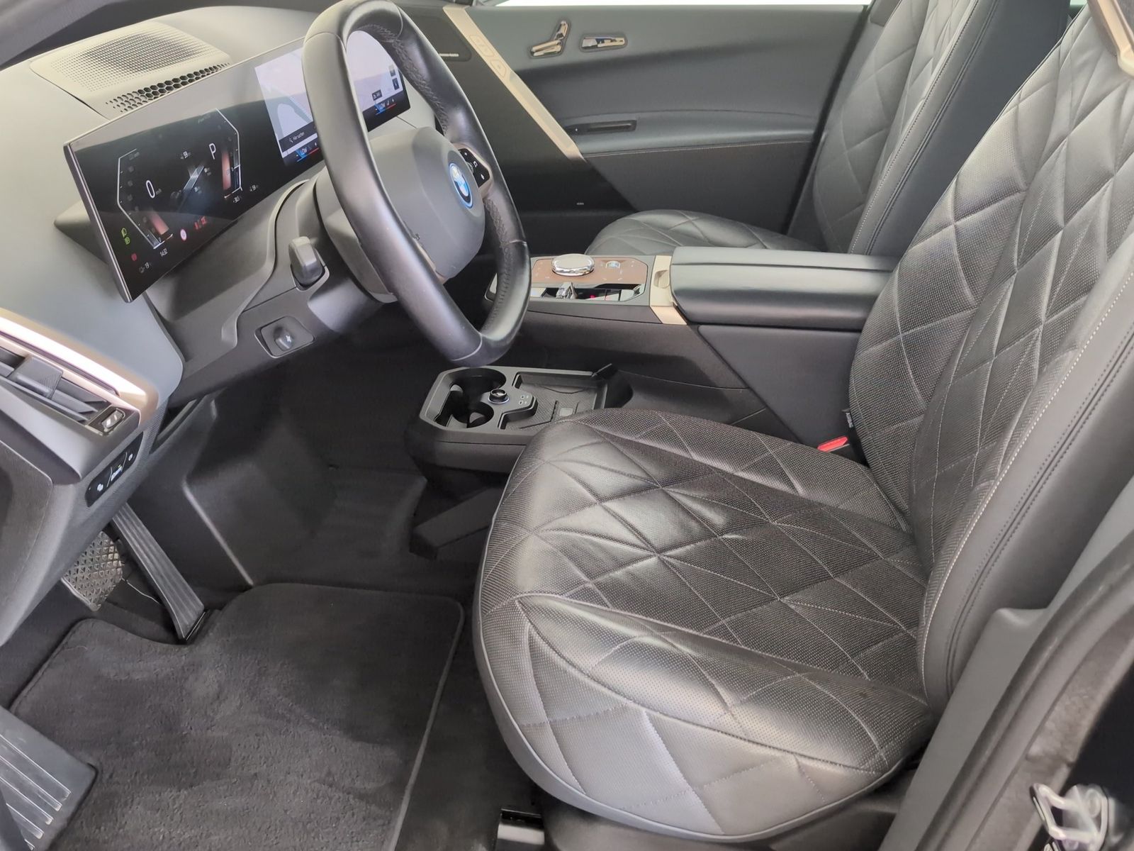 BMW iX xDrive40 Sportpaket Navi/Laser/AHK/360°/ACC foto 3