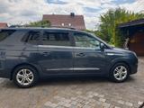 Ssangyong Rodius 2.2 Diesel e-XDi 220 Turismo 2WD Turismo - Ssangyong Rodius mit Diesel-Antrieb