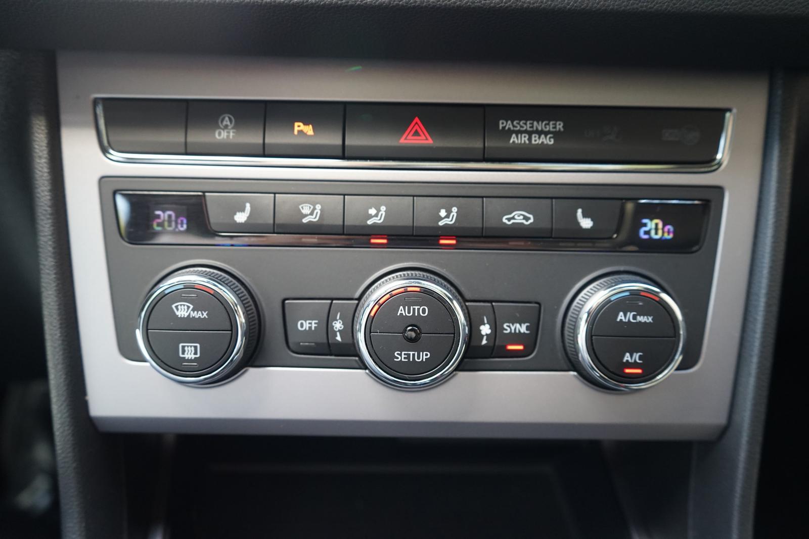 Seat Leon ST 1.4 TSI Xcellence LED Navi Panorama DAB