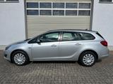 Opel Astra J Sports Tourer 1.4T Edition Navi Sitzheiz - Opel Astra: J