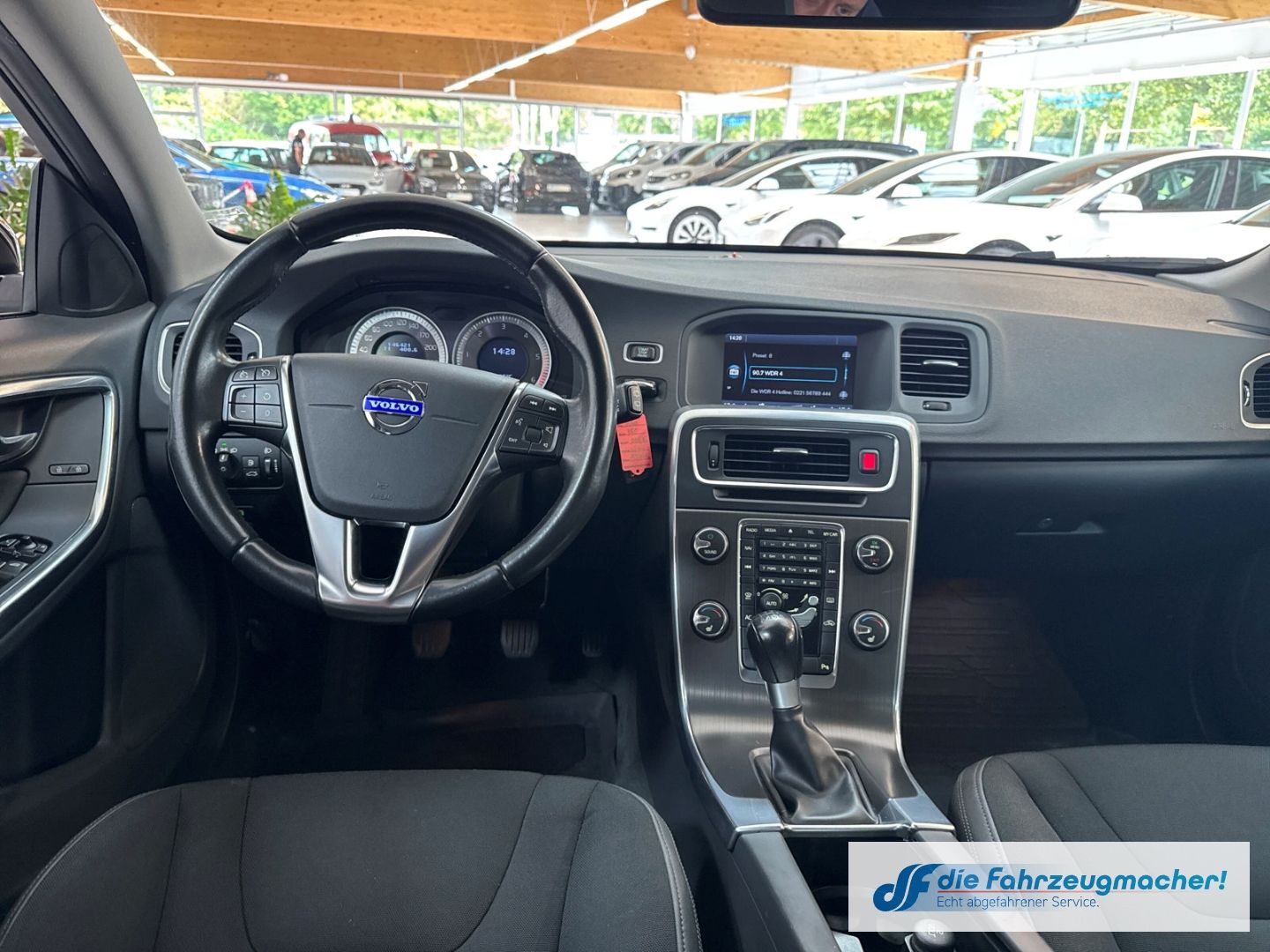 Fahrzeugabbildung Volvo V60 Kombi Momentum D3 Navi Klimaautom Musikstrea