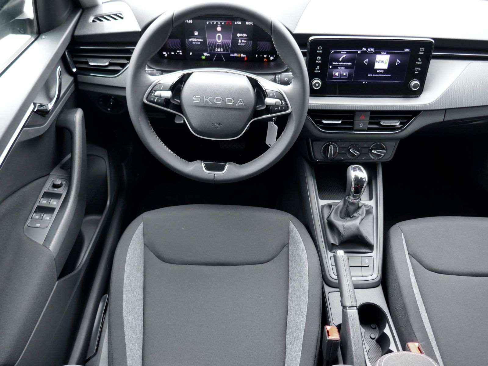 Fahrzeugabbildung SKODA Kamiq Essence 1.0 TSI DSG | LED PDC GRA App