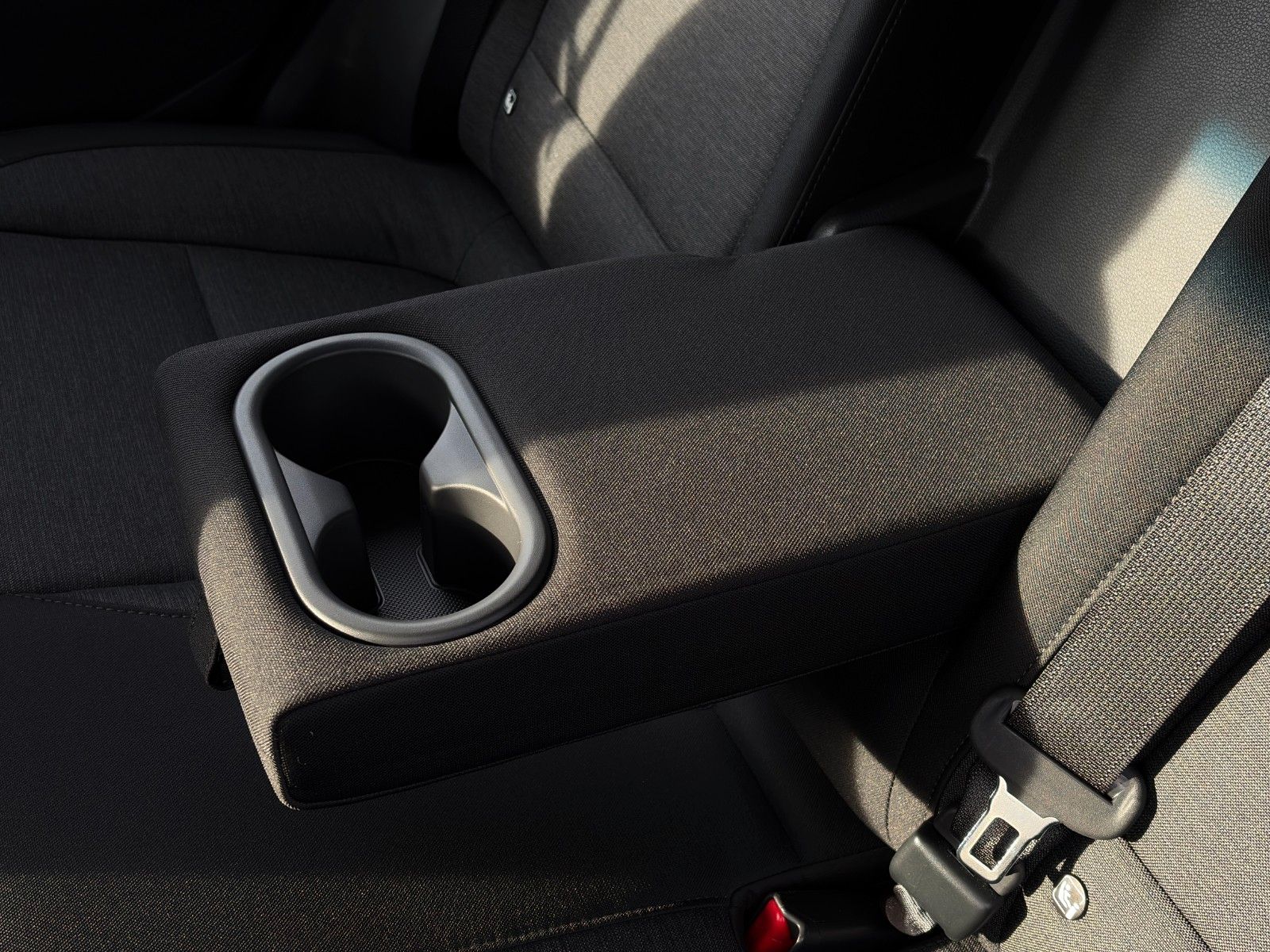 Fahrzeugabbildung Hyundai KONA E Select ACC LHZ SHZ LKAS PDC CarPlay Kam