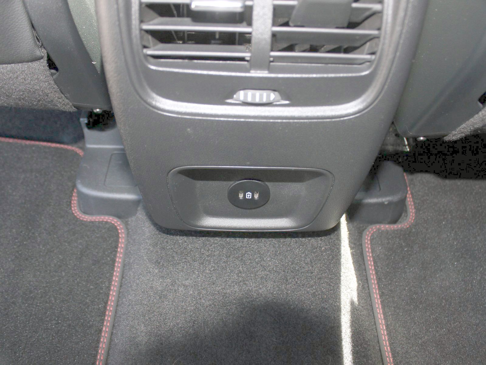 Fahrzeugabbildung Ford Kuga Plug-In Hybrid ST-Line X 2,5 Duratec