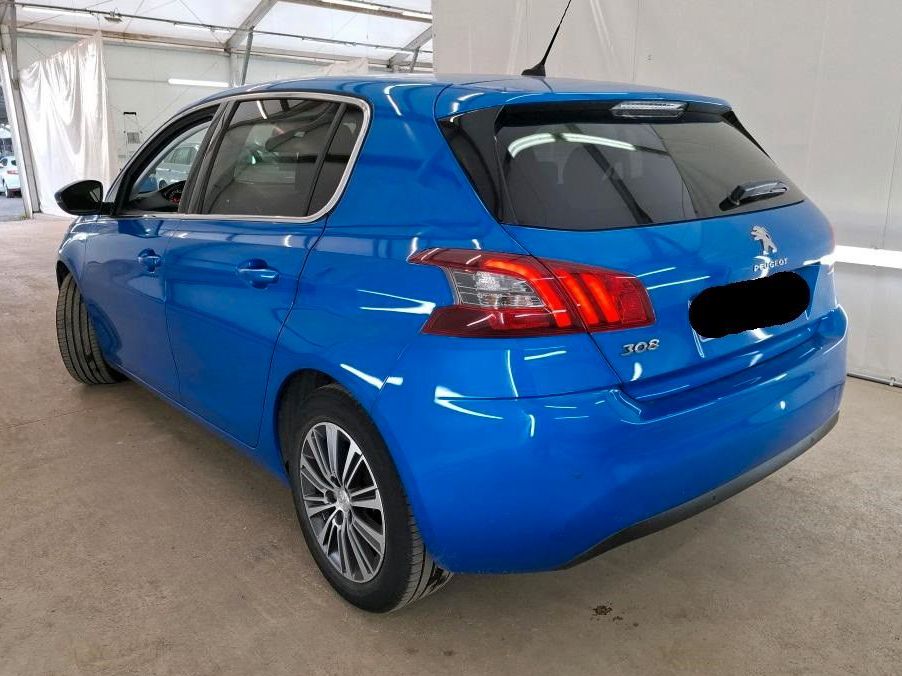 Fahrzeugabbildung Peugeot 308 Allure 1.2T NAVI/LED/PDC/R´CAM/BLIS/ALU