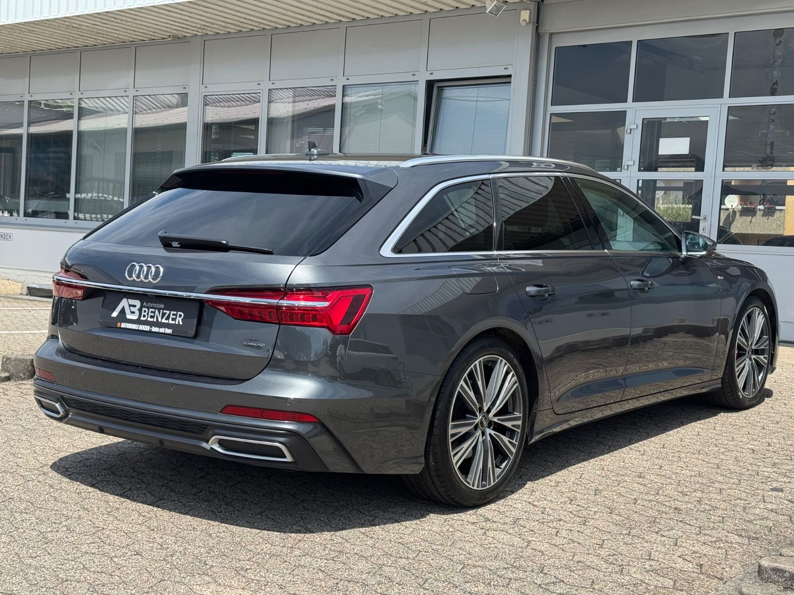 Fahrzeugabbildung Audi A6 55 TFSI e quattro/S-Line/HUD/LED/TeiLeder/360