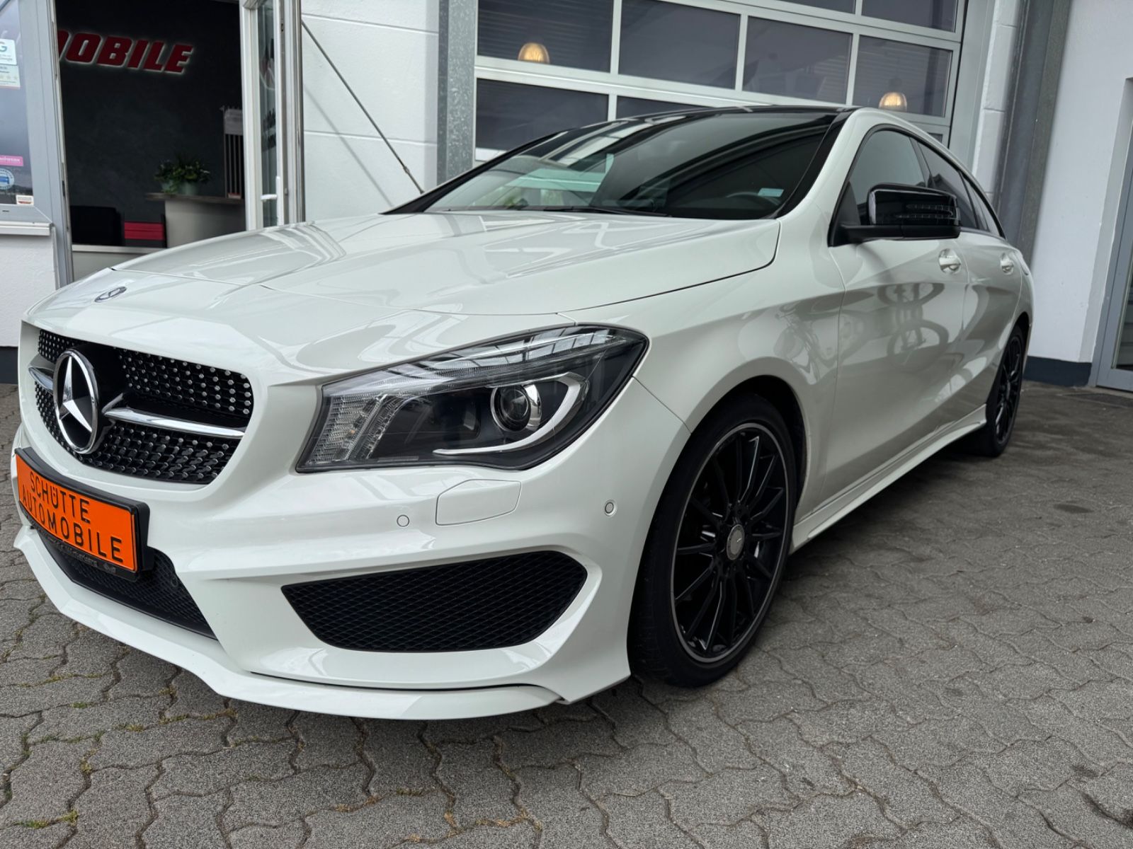 MERCEDES-BENZ CLA 200 Shooting Brake AMG CDI ,Pano,Xenon