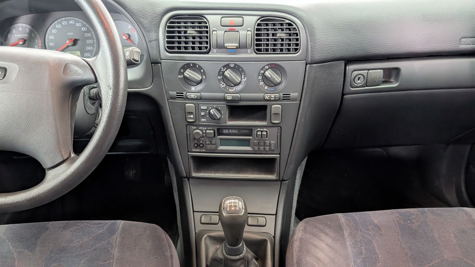Fahrzeugabbildung Volvo V40 2.0T