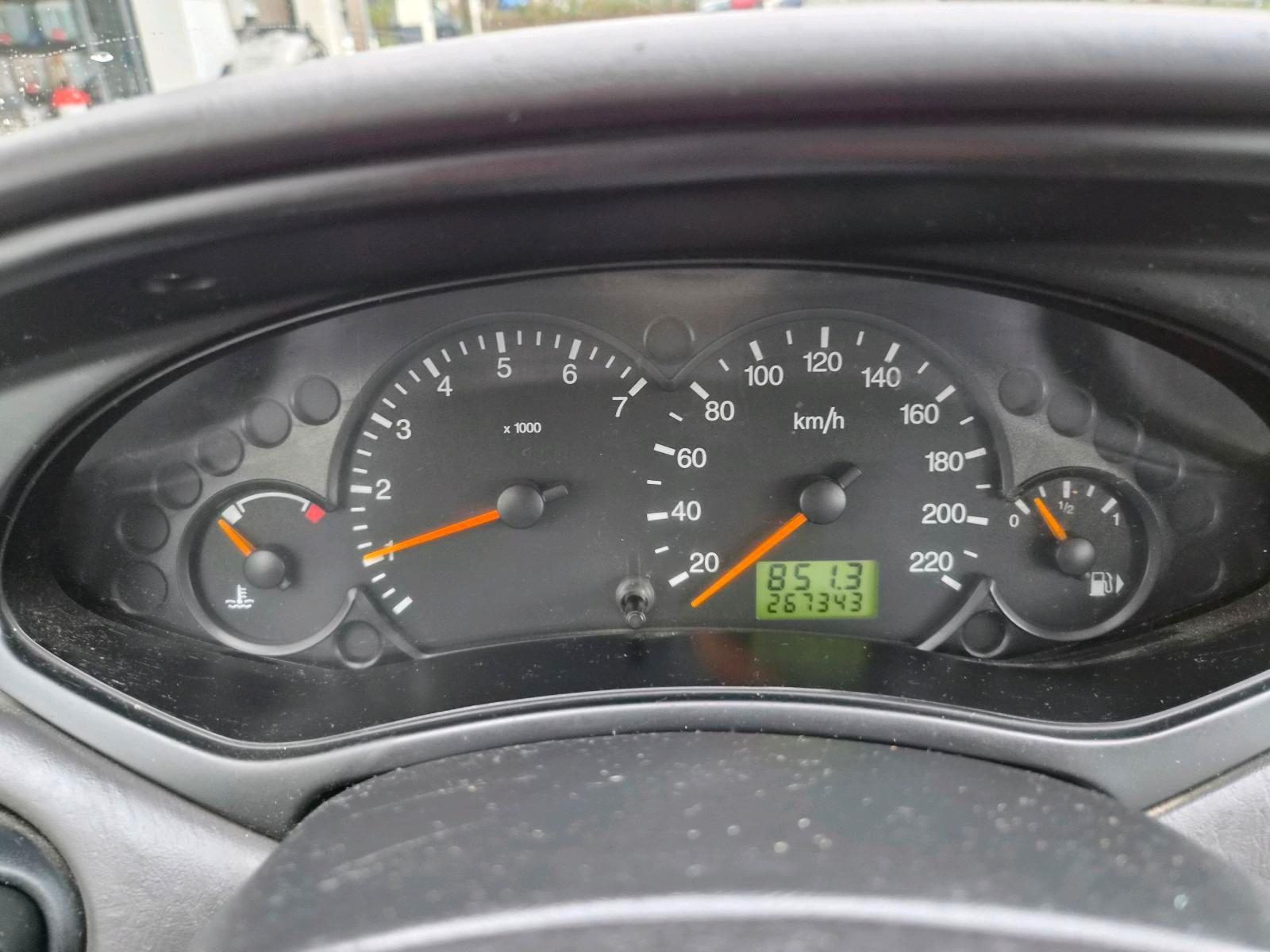 Ford Focus 2004 — photo 10