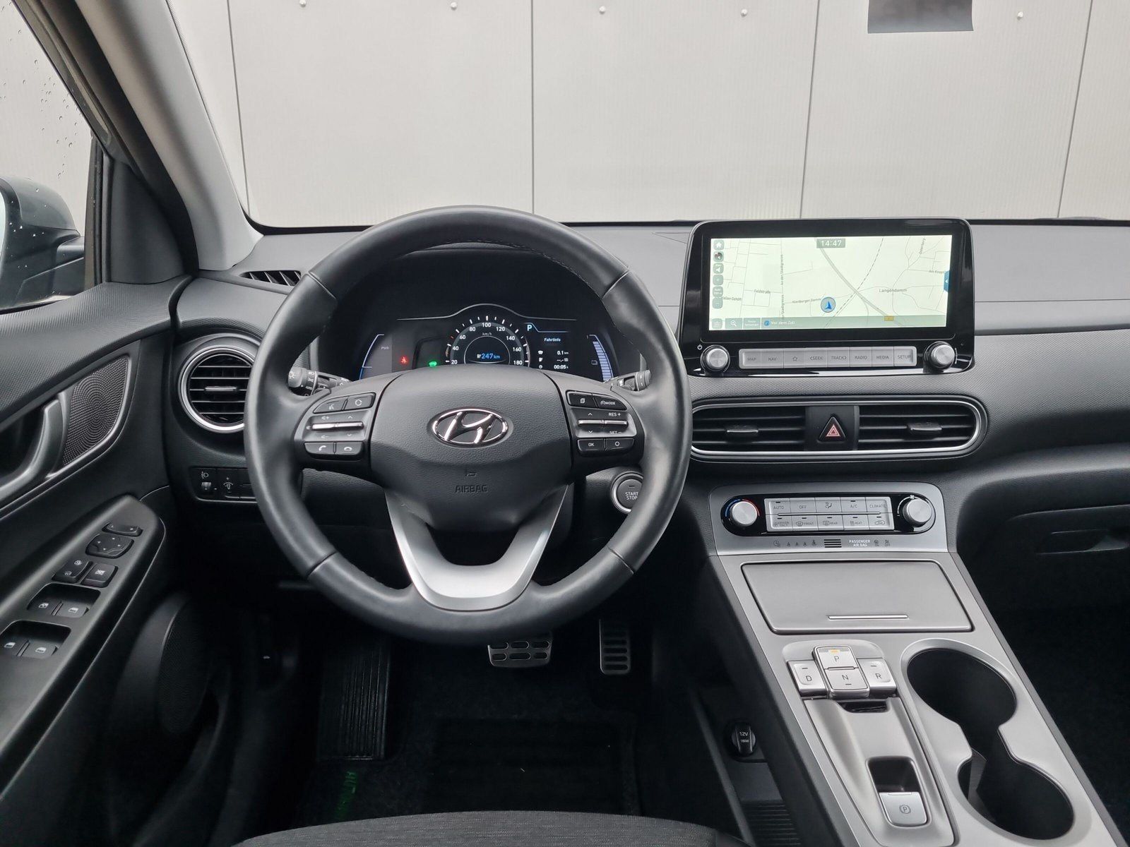 Fahrzeugabbildung Hyundai KONA Elektro 39kWh ADVANTAGE ALLWETTER ab 178€ M