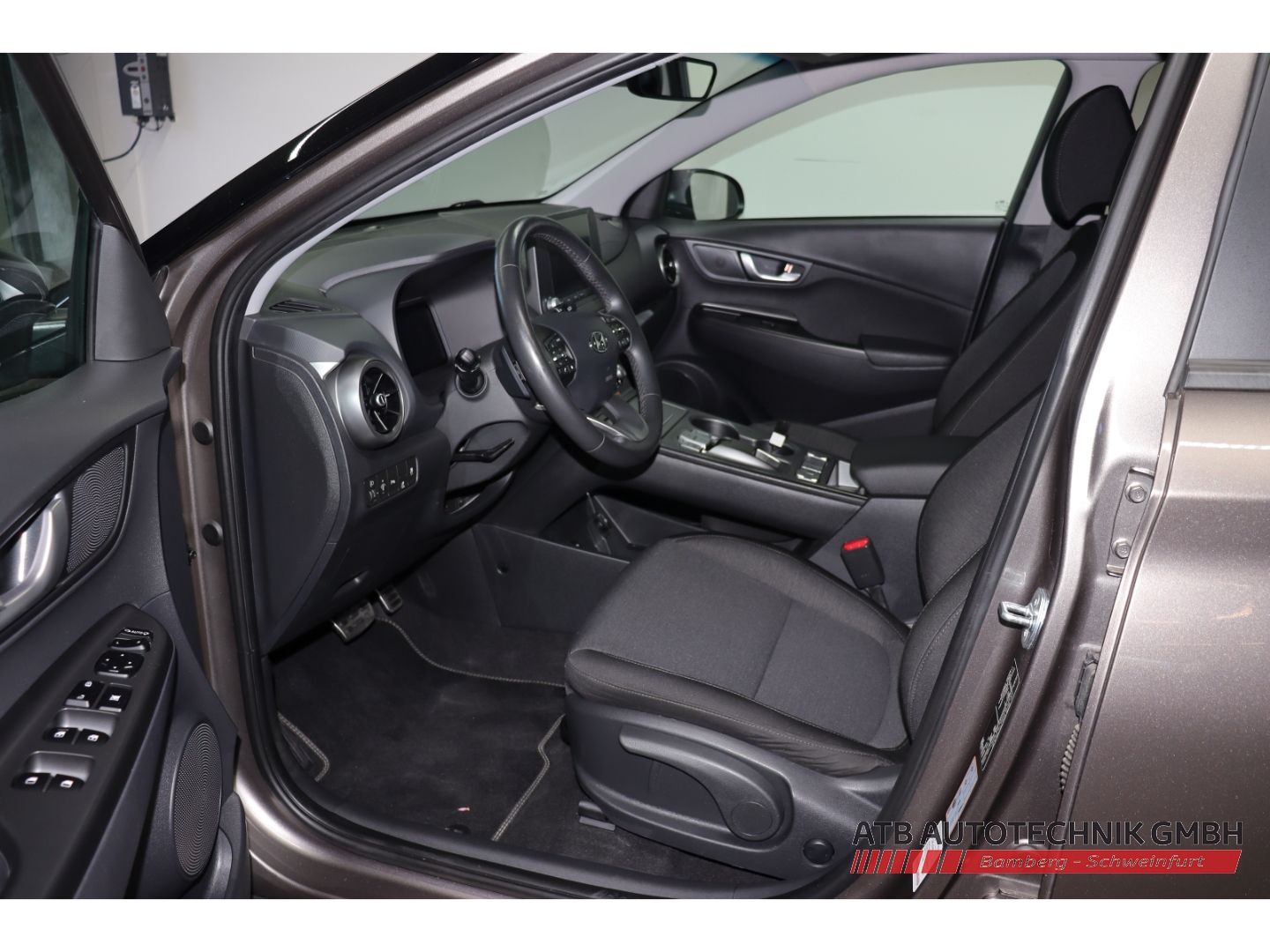Fahrzeugabbildung Hyundai KONA Elektro Trend 2WD 39,2 kWh 96,6% SOH LED AC